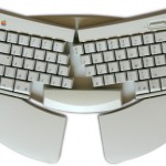 Permalink a Apple Adjustable Keyboard Apple Adjustable Keyboard - tastiera aperta