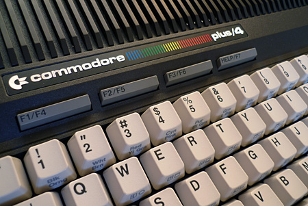 Commodore Plus/4 (dettaglio)