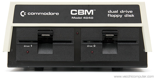 Commodore 4040 - Fronte